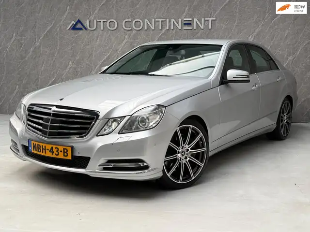 Mercedes-Benz E 500 Avantgarde 4-Matic 388 PK / Dealer Onderhouden