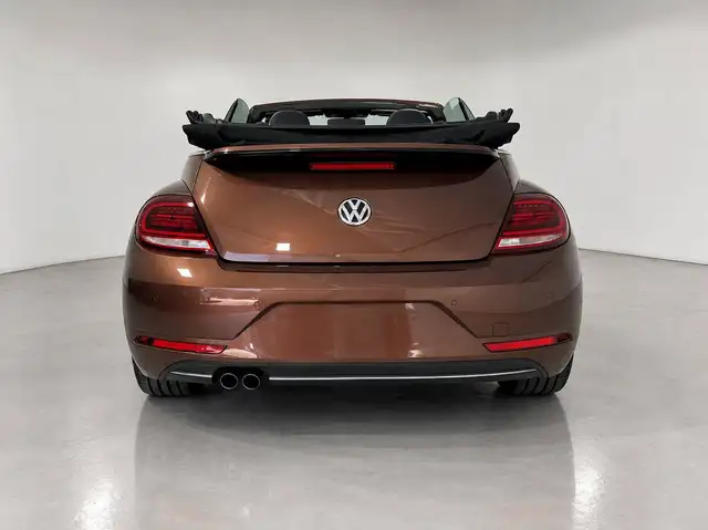 Volkswagen Beetle view 2