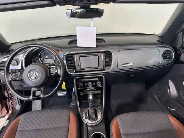 Volkswagen Beetle view 5