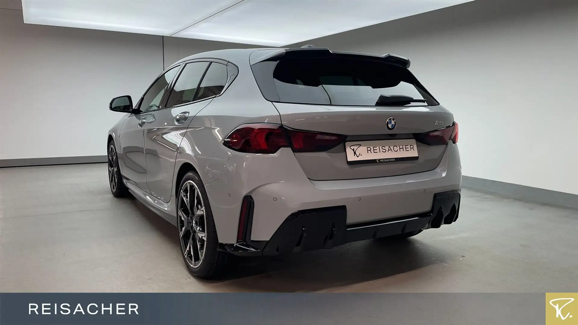 BMW 123 A xDrive M-Sport,M-Sport PRO,DA+,Autom Grau - 2