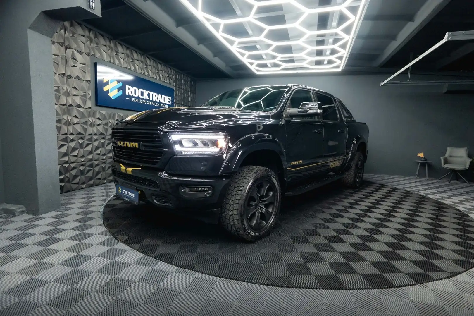 Dodge RAM 5.7 V8 HEMI 4x4 OFFROAD NightPaket AXLE LOCK Noir - 2