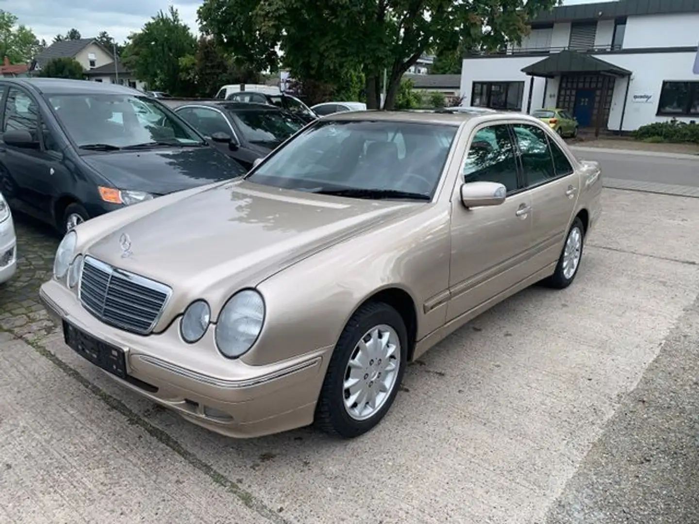 Mercedes-Benz E 270 CDI ELEGANCE AUTOMATIK el.GLASDACH !!! Oro - 1