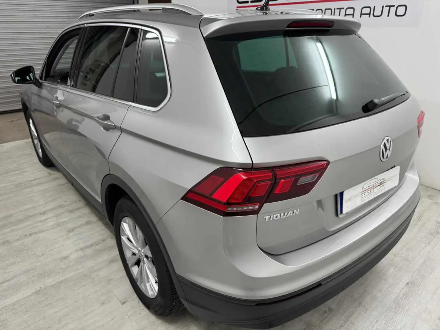 Volkswagen Tiguan 1.5 TSI Sport ACT BlueMotion Technology Gris - 2