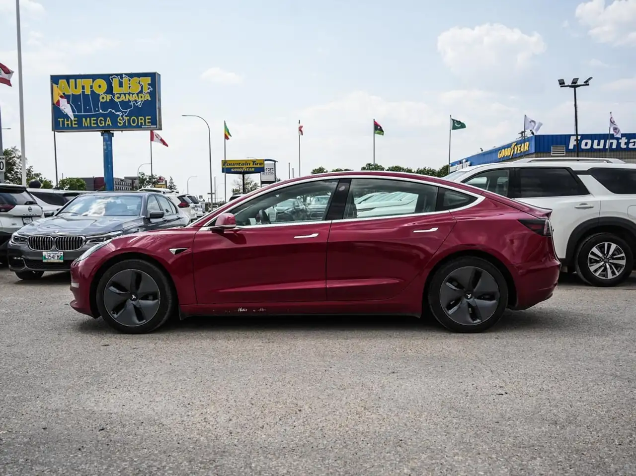 Tesla Model 3 снимка Tesla Model 3