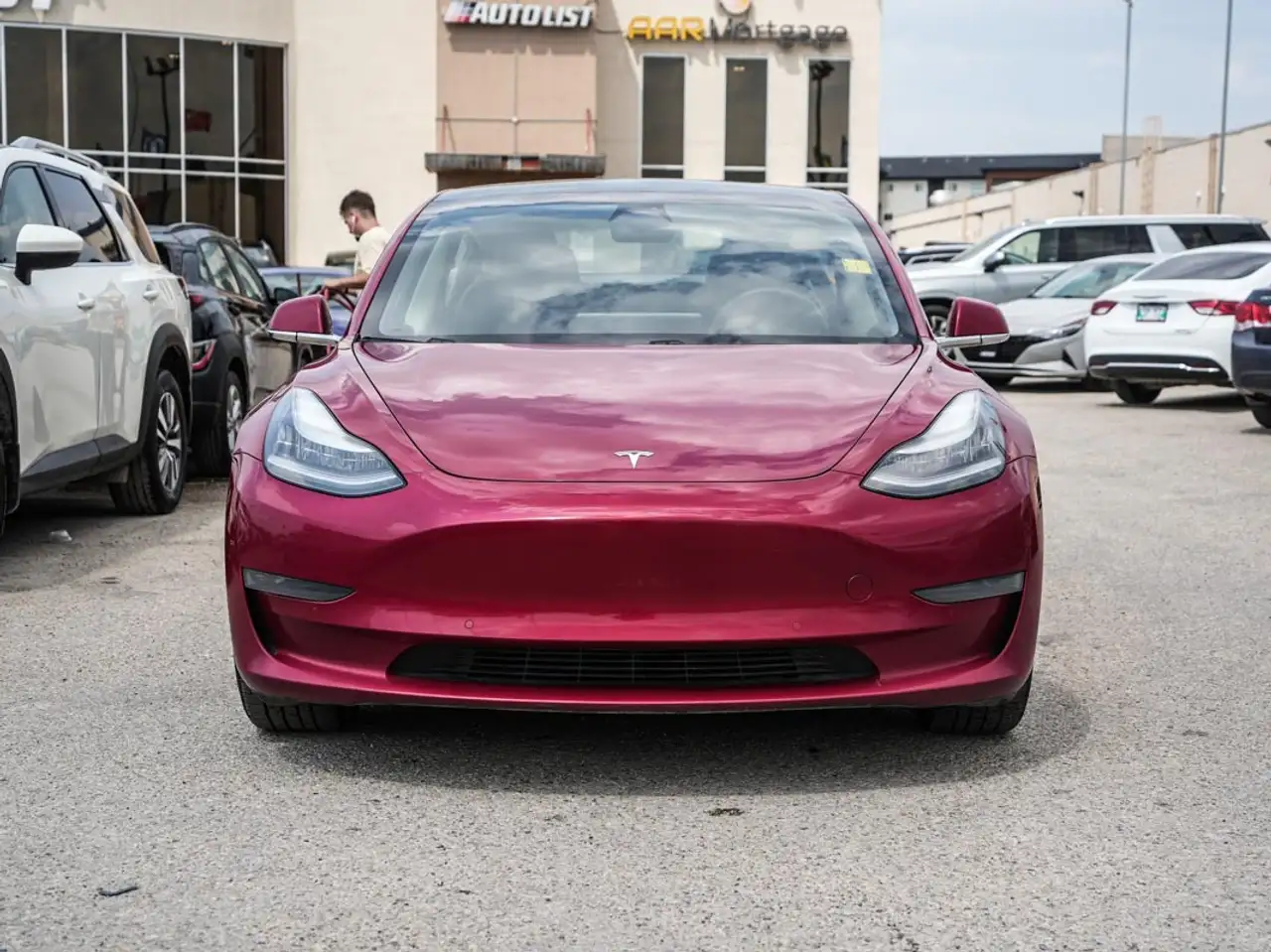Tesla Model 3 снимка Tesla Model 3