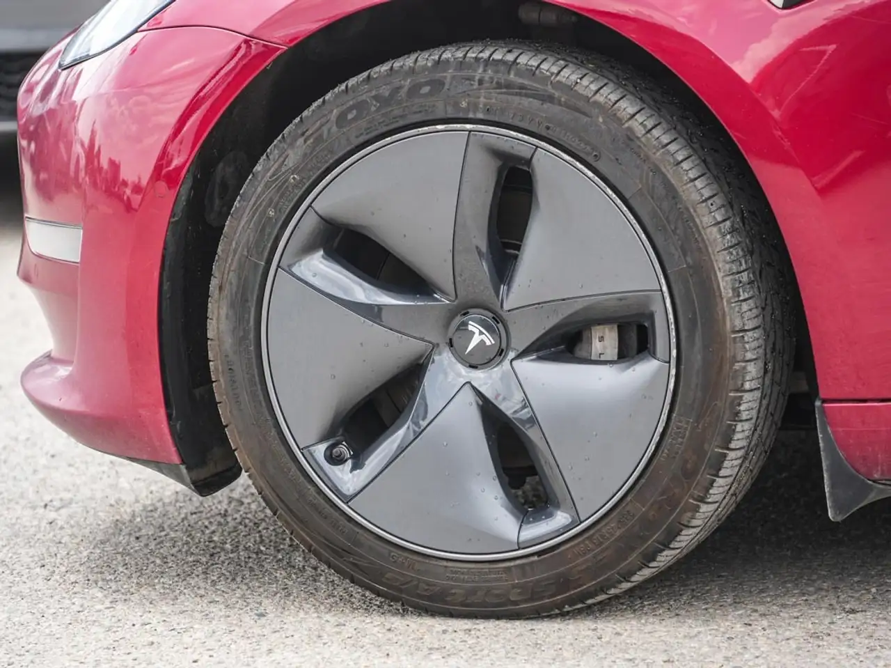 Tesla Model 3 снимка Tesla Model 3