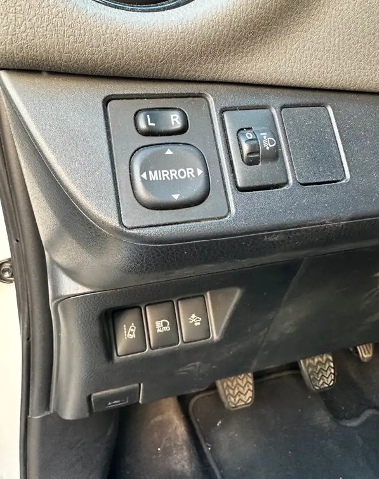Toyota Yaris Yaris — photo 7