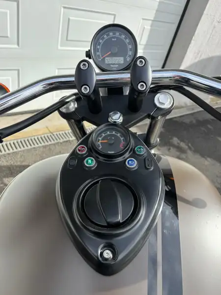 Triumph Speedmaster - foto 5