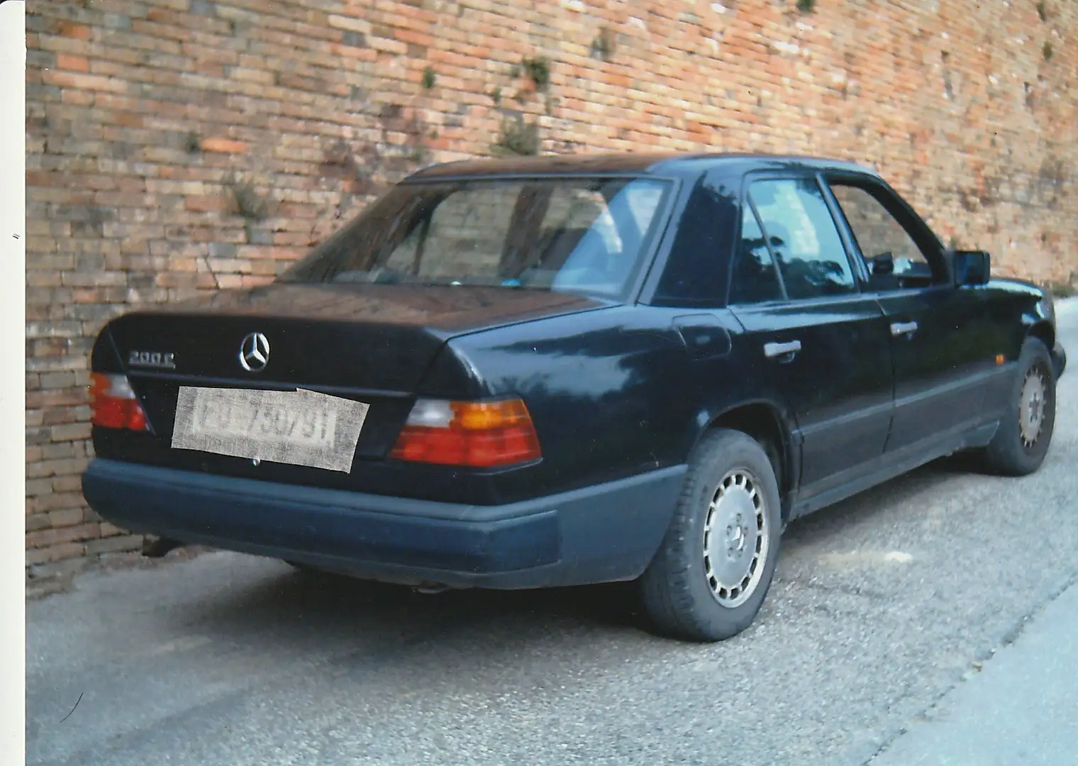 Mercedes-Benz 200 200 E Czarny - 2