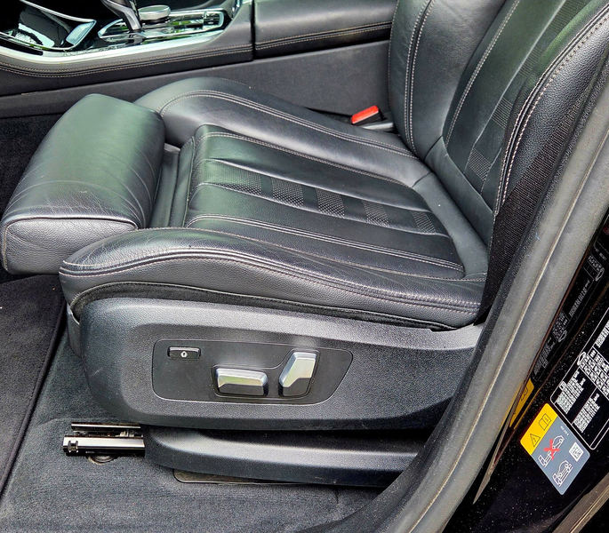 BMW X5 XDrive45e Executive Black Edition — photo 13