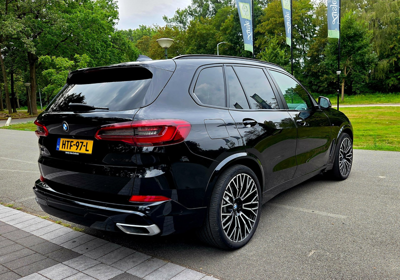 BMW X5 XDrive45e Executive Black Edition — photo 6