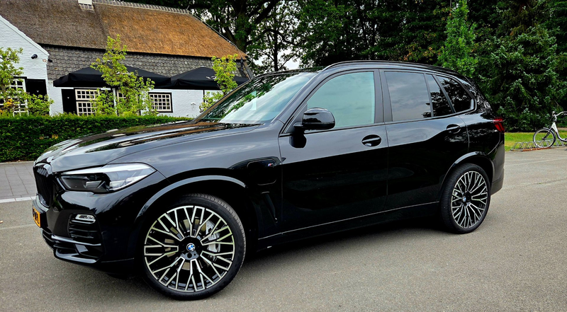 BMW X5 XDrive45e Executive Black Edition — photo 3