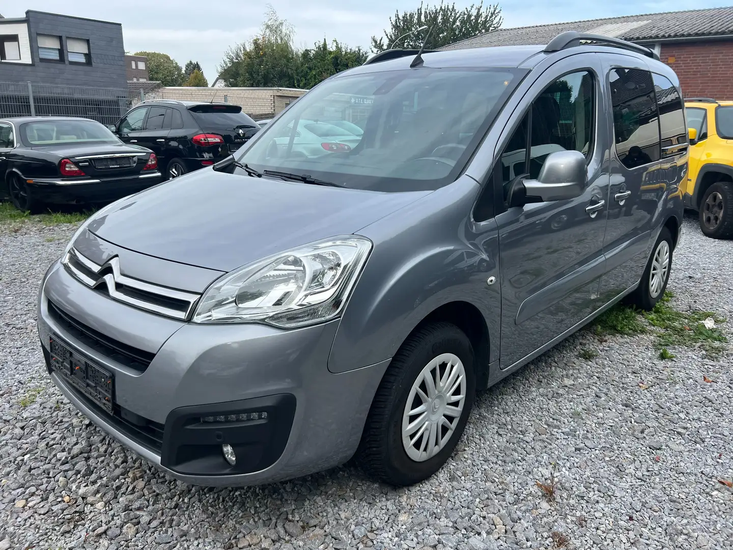 Citroen Berlingo Euro 6 | Multispace | Navi | Motor verbrauch Öl - 1