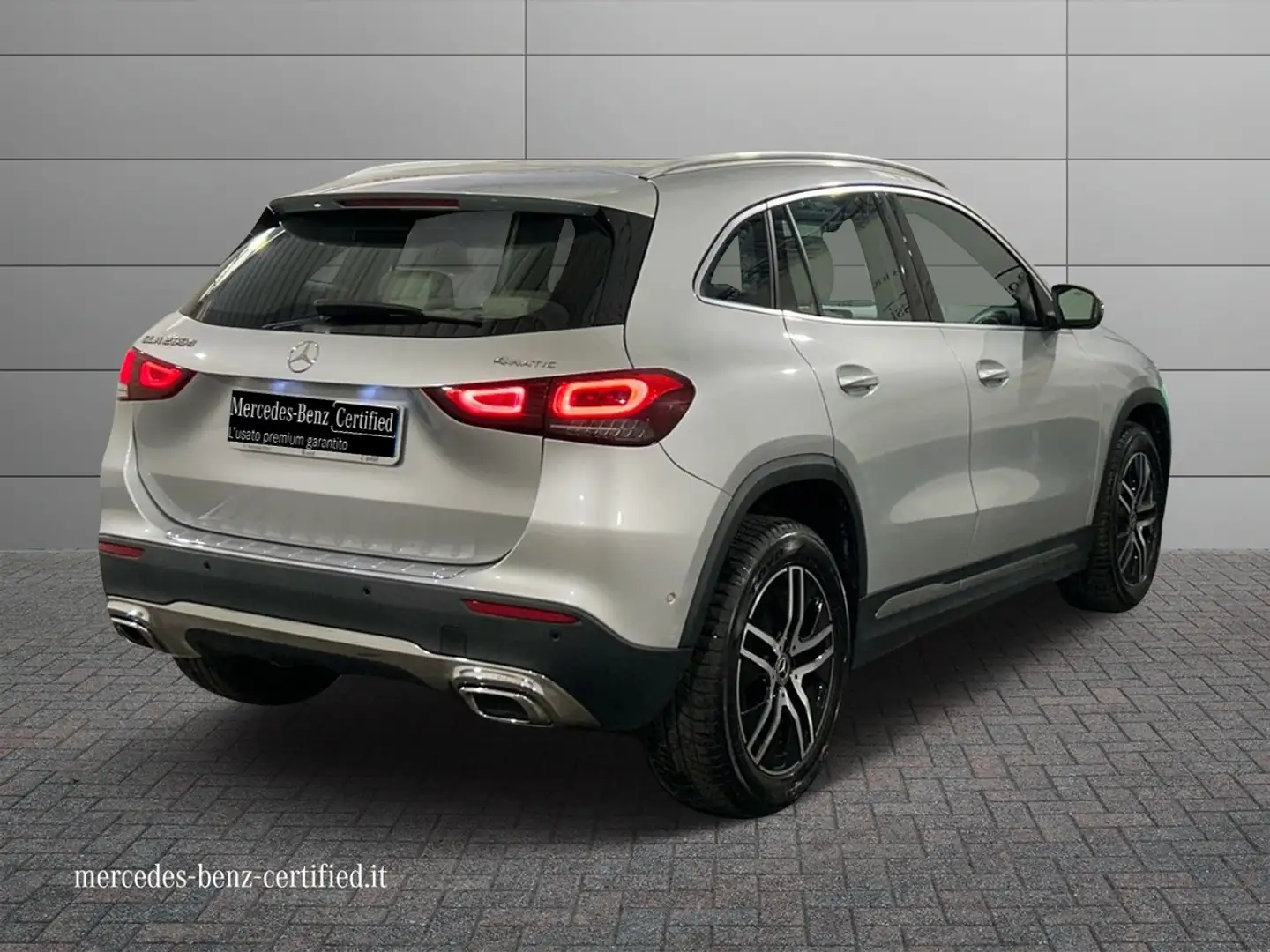 Mercedes-Benz GLA 200 d Sport Plus 4matic auto Argento - 2