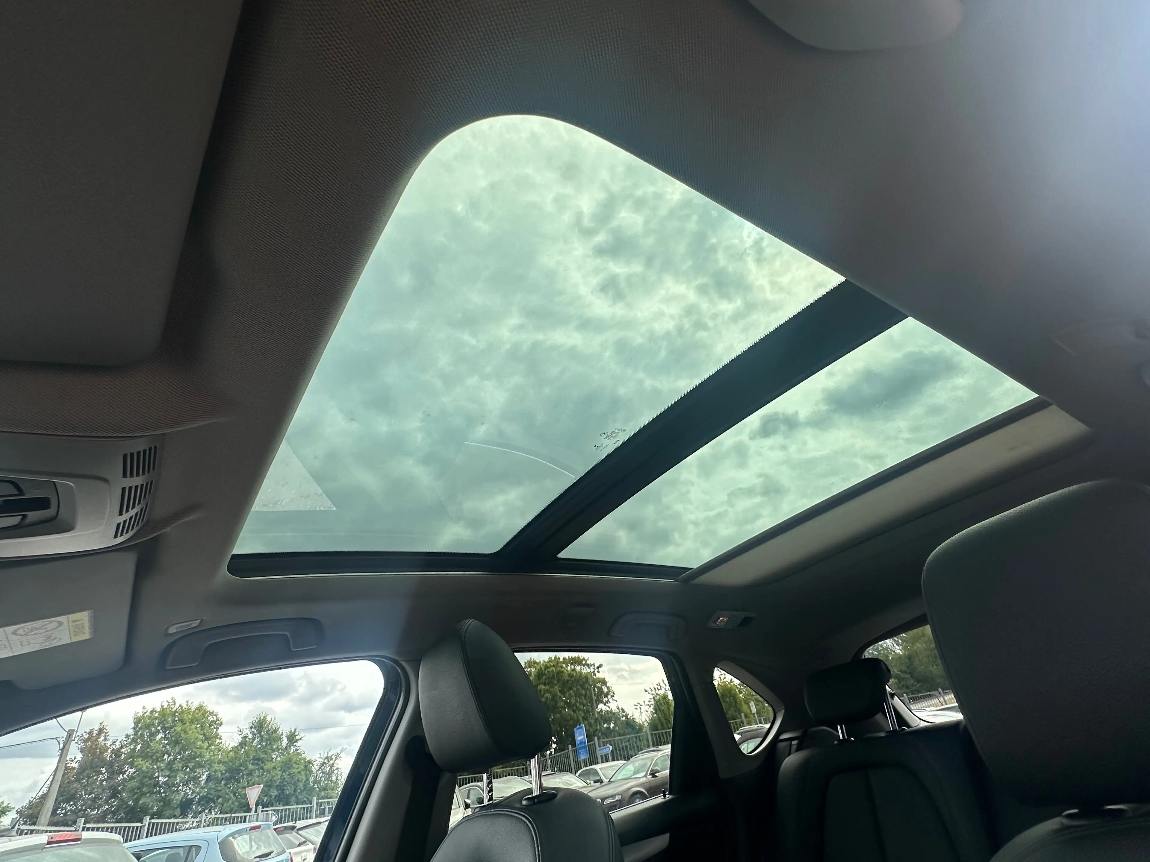 BMW 216 ACTIVE Tourer 216 dA*GPS*CUIR*TOIT OUVR PANO* — photo 11