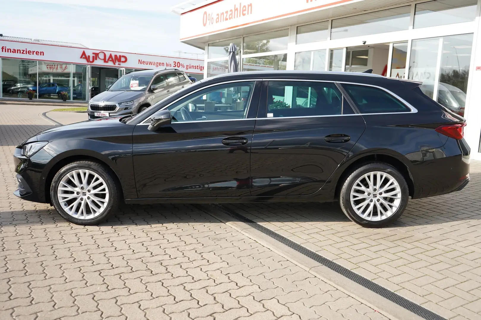 SEAT Leon ST 1.5 TSI Xcellence LED Navi Teilleder DAB Noir - 2