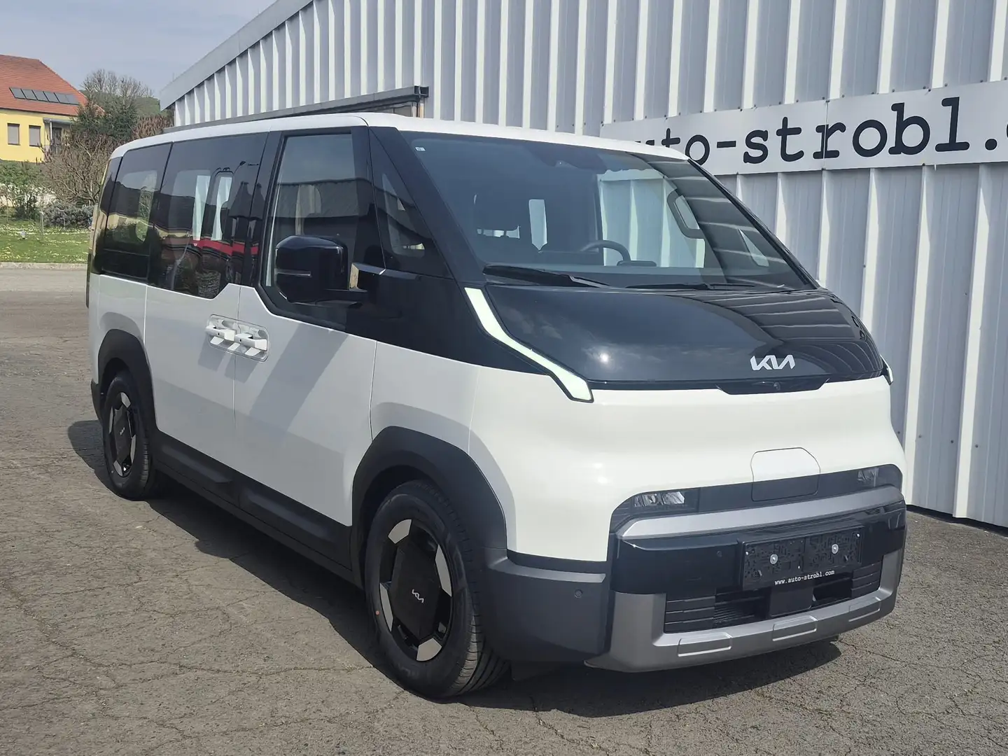 Kia PV5 Passenger Passenger Earth Plus 71KWH Paket 1&2 Weiß - 1