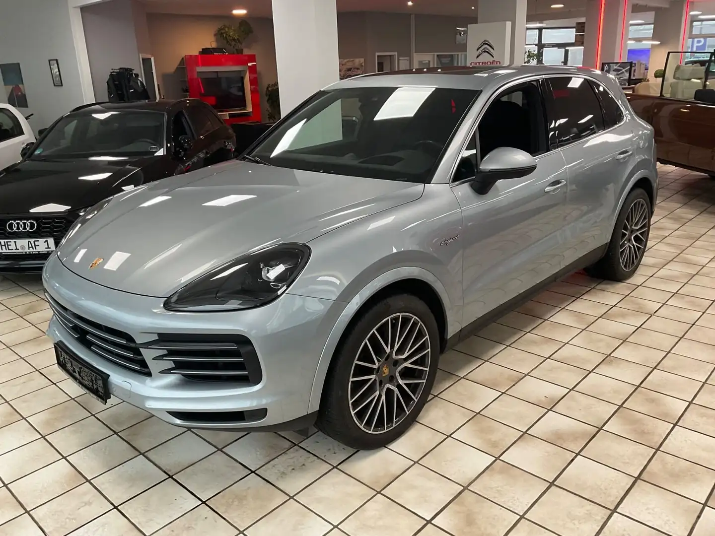 Porsche Cayenne E-Hybrid Silber - 1