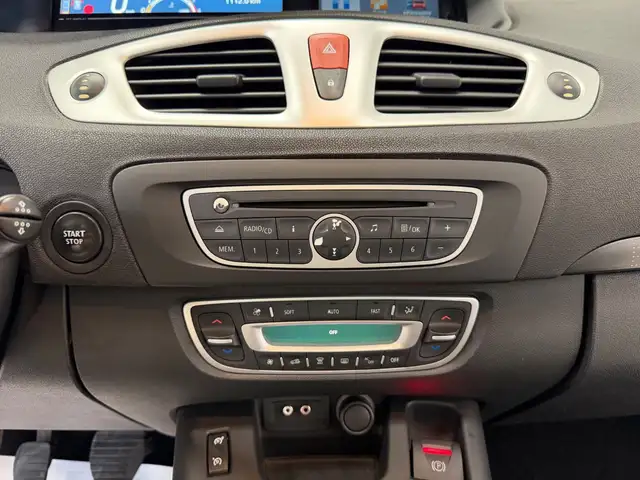 Renault Scenic view 12