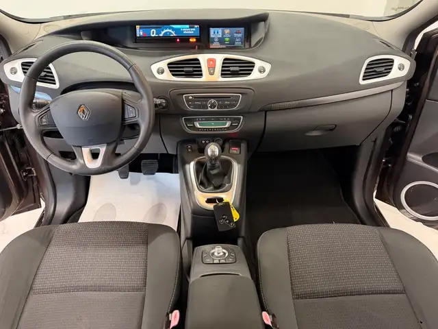 Renault Scenic view 8