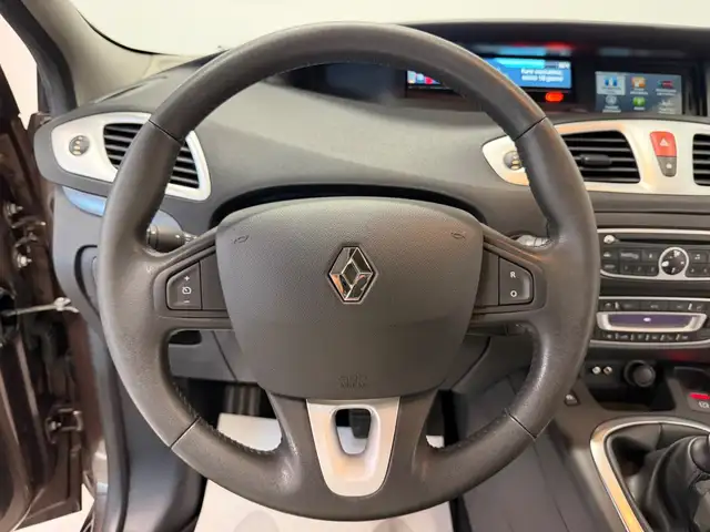 Renault Scenic view 9