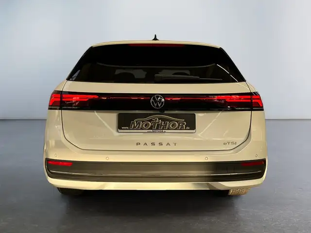 Volkswagen Passat view 5