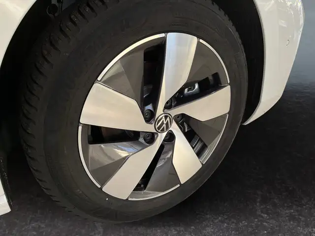Volkswagen Passat view 15