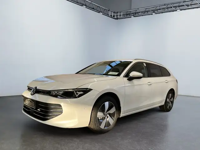 Volkswagen Passat view 2