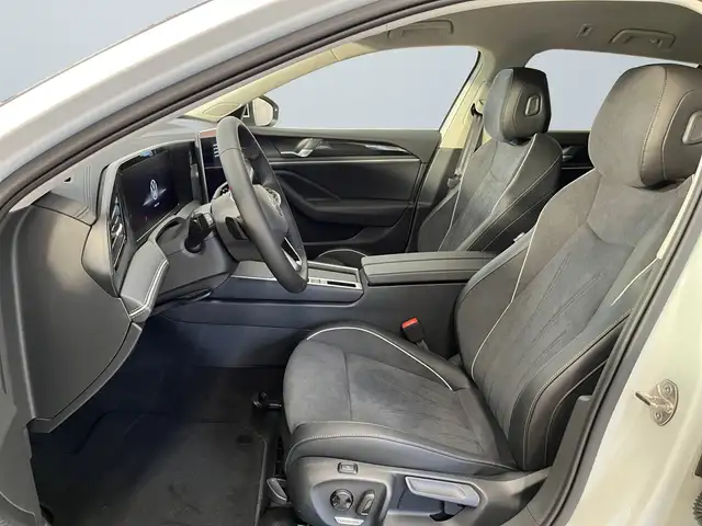 Volkswagen Passat view 7