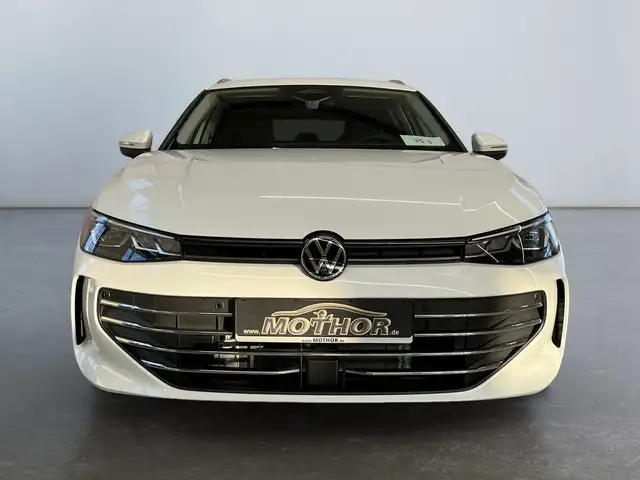 Volkswagen Passat view 6