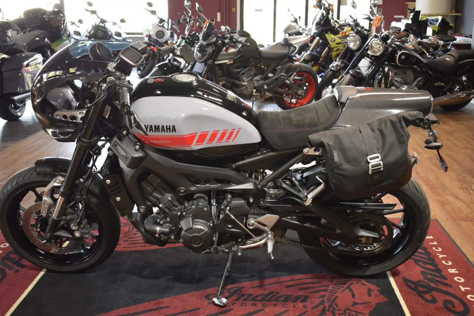 Yamaha XSR 900 ABARTH  695 Stück Weltweit  Akrapovic Grau - 2