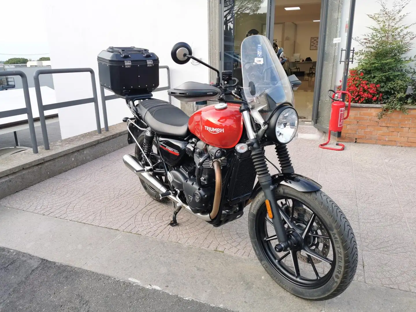 Triumph Street Twin 900 - E4 - ABS - TTC - RATE AUTO MOTO SCOOTER Rouge - 2