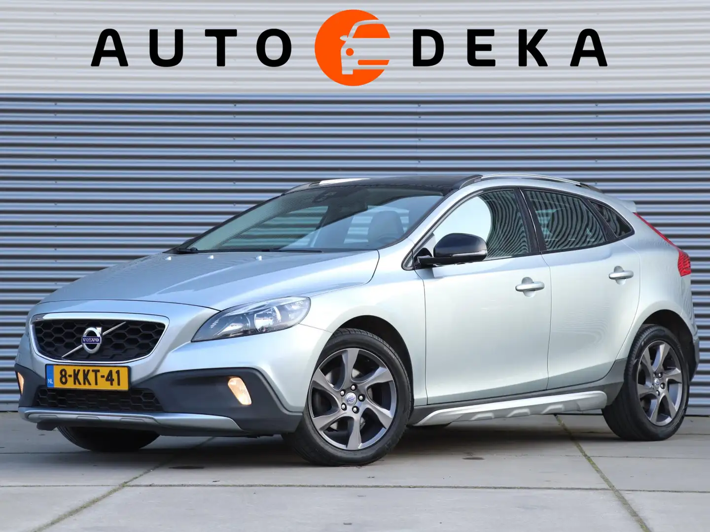 Volvo V40 Cross Country 1.6 T4 Momentum Automaat *Leder*Panodak* Gris - 1