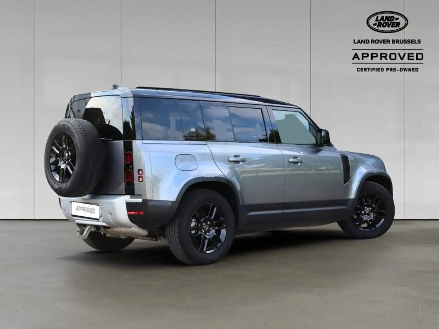 Land Rover Defender 110 D200 SE 7SEATS Warranty until 04/2029 Grijs - 2