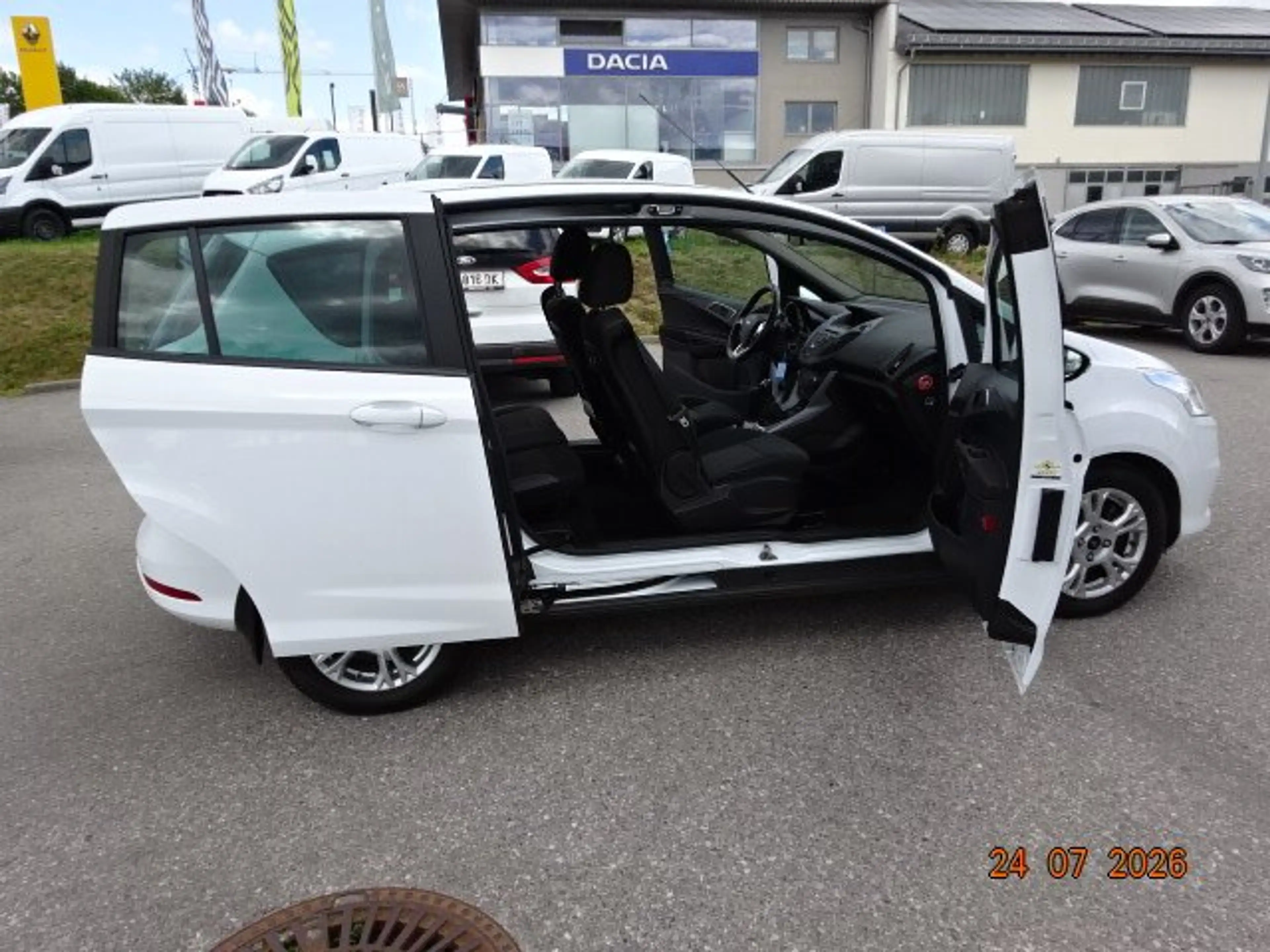 Ford B-Max Sync Edition — photo 14