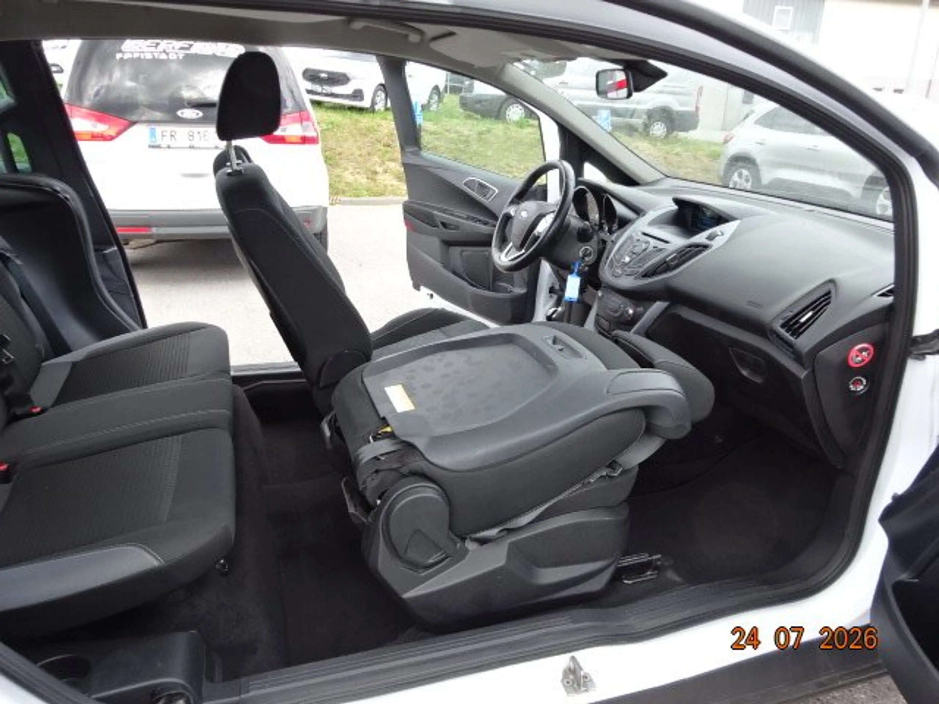 Ford B-Max Sync Edition — photo 15