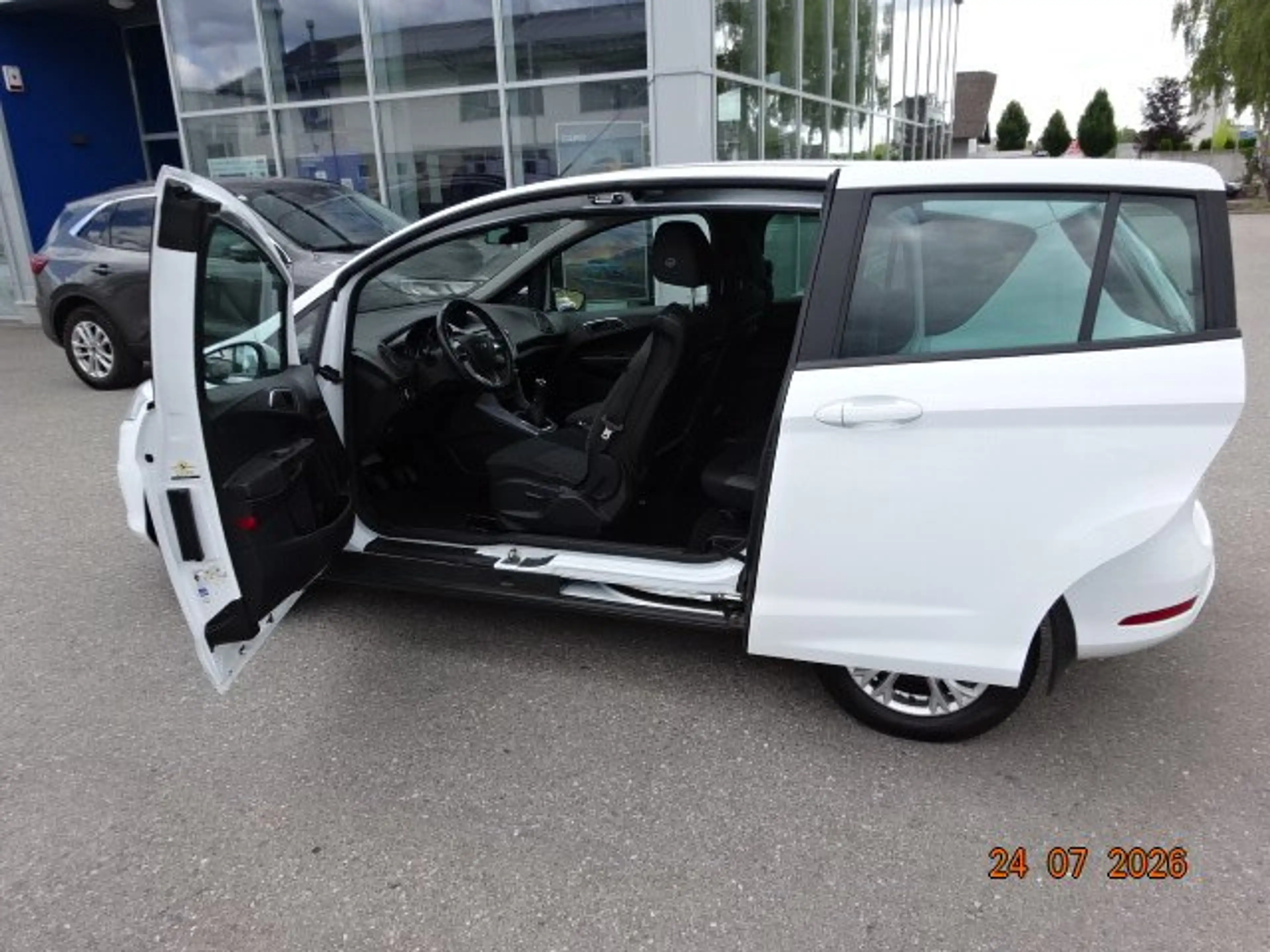 Ford B-Max Sync Edition — photo 13