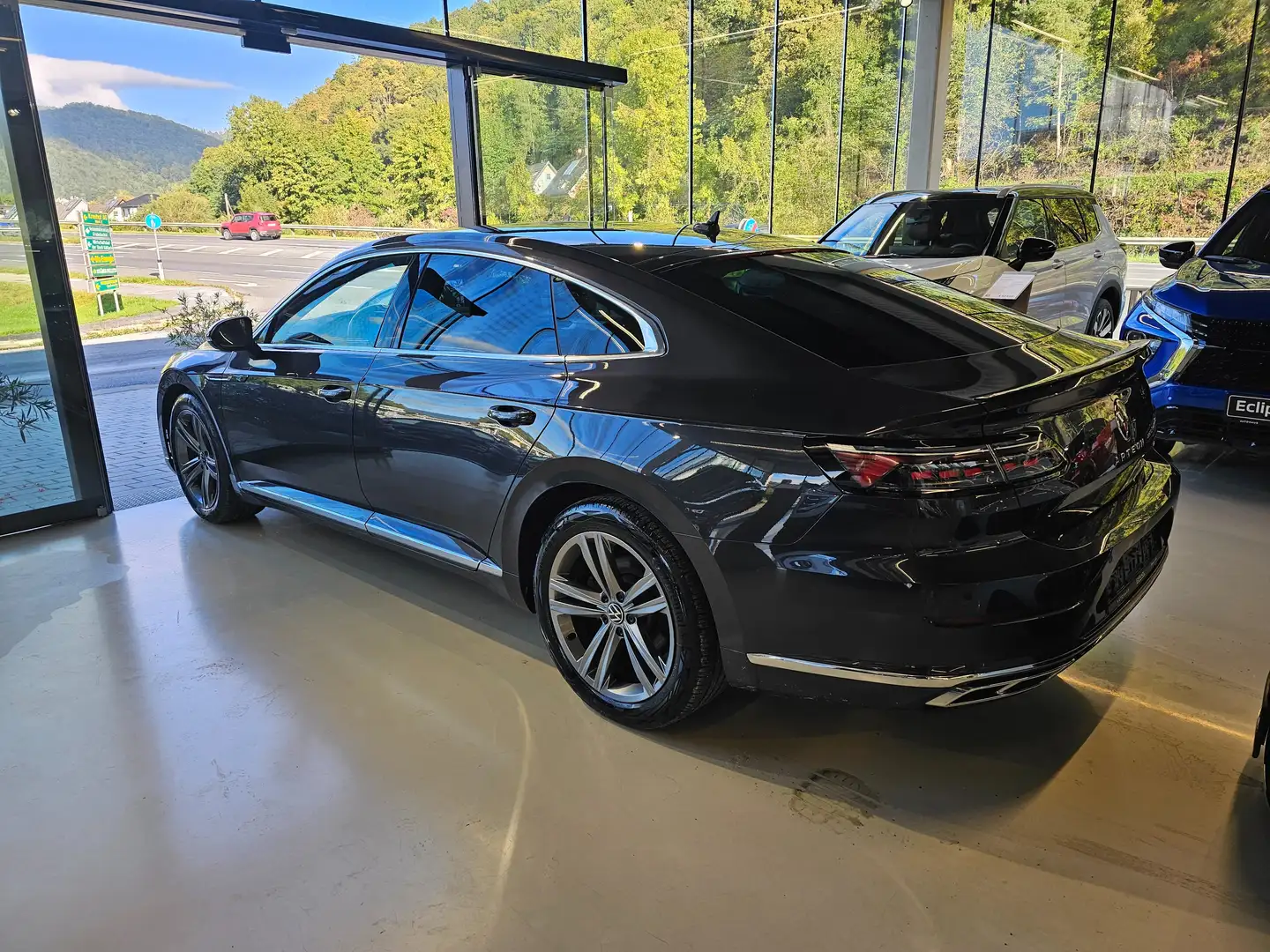 Volkswagen Arteon R-Line 4Motion Grau - 2