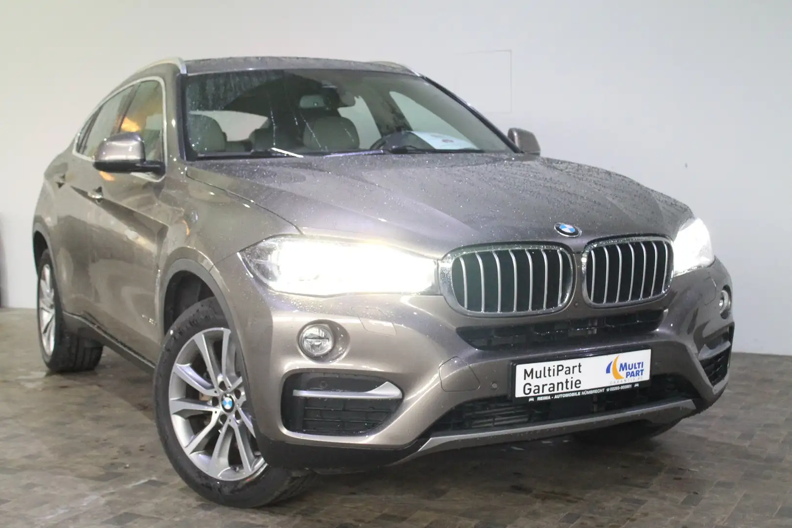 BMW X6 xDrive 40 d, M-Sport-Paket, ACC, LED, AHK, H&K Зелений - 2