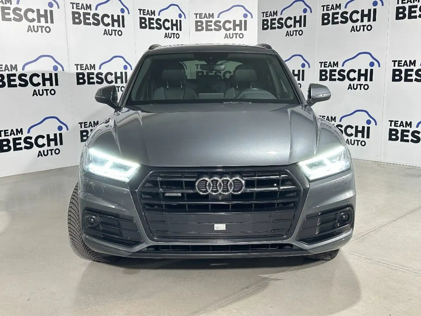 Audi Q5 2.0 TDI quattro S tronic S line Grigio - 2