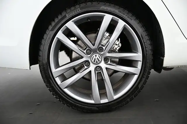 Volkswagen Golf view 16