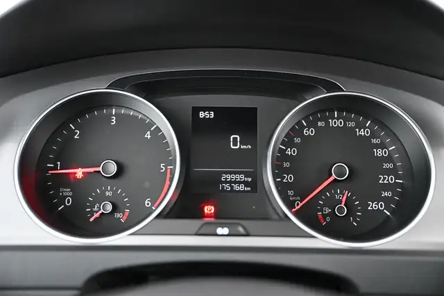 Volkswagen Golf view 21
