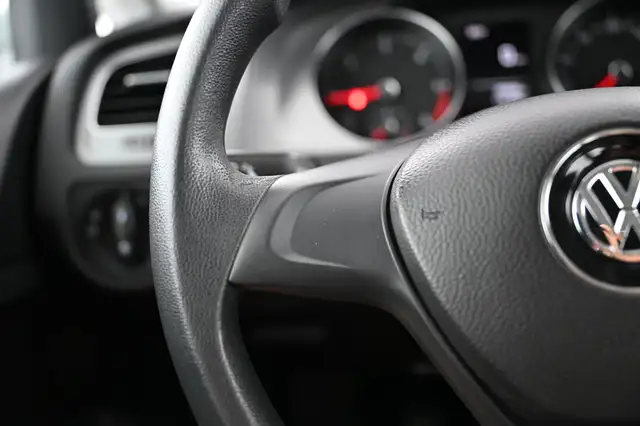 Volkswagen Golf view 25