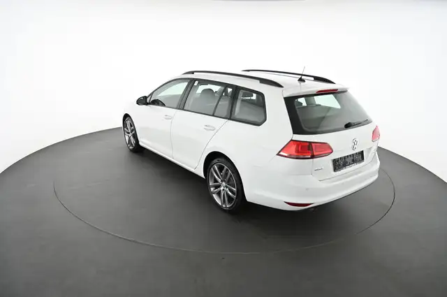 Volkswagen Golf view 9