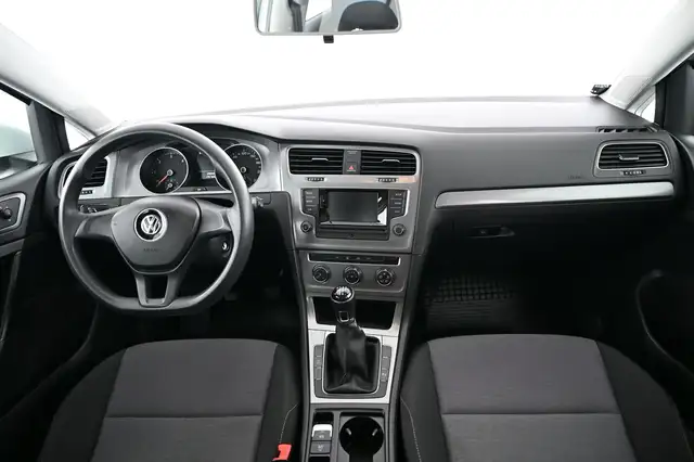 Volkswagen Golf view 17