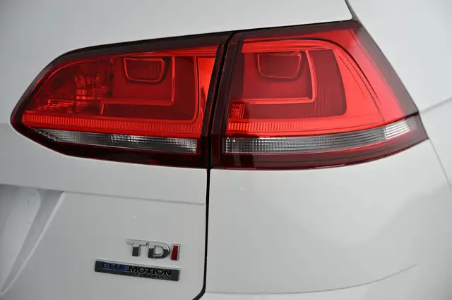Volkswagen Golf view 14