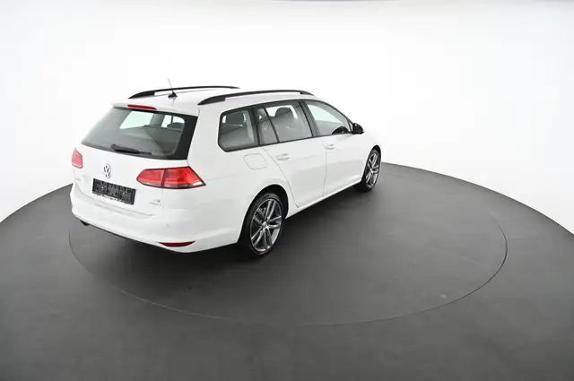 Volkswagen Golf view 2