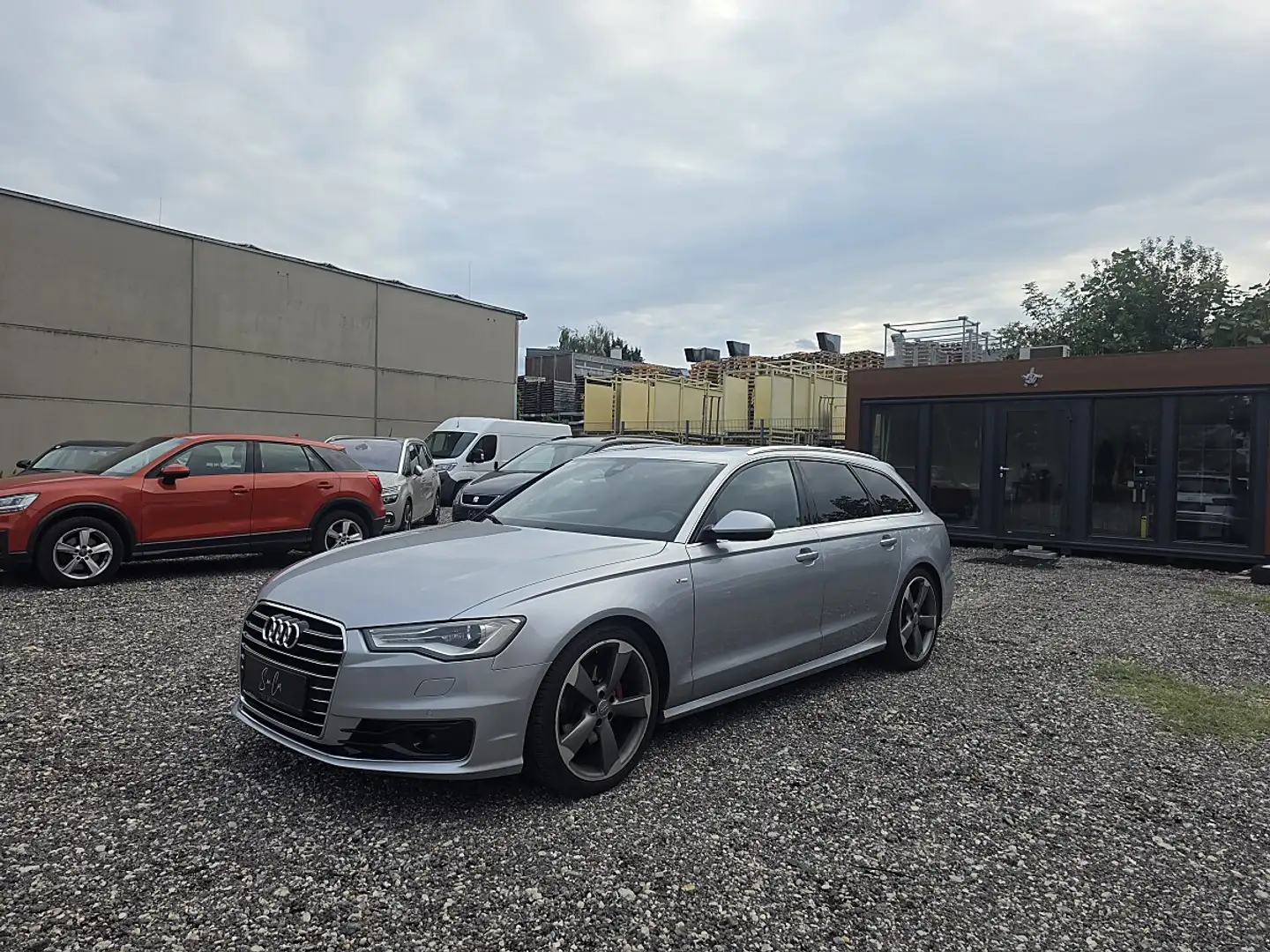 Audi A6 Avant 2,0 TDI ultra S-tronic Grau - 1