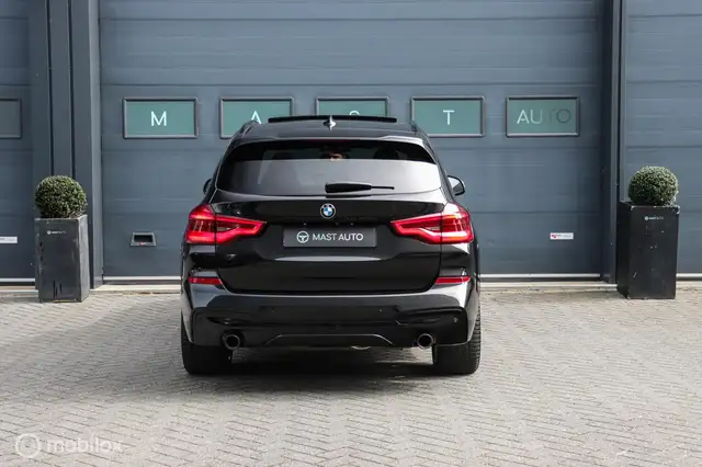 BMW X3 view 9