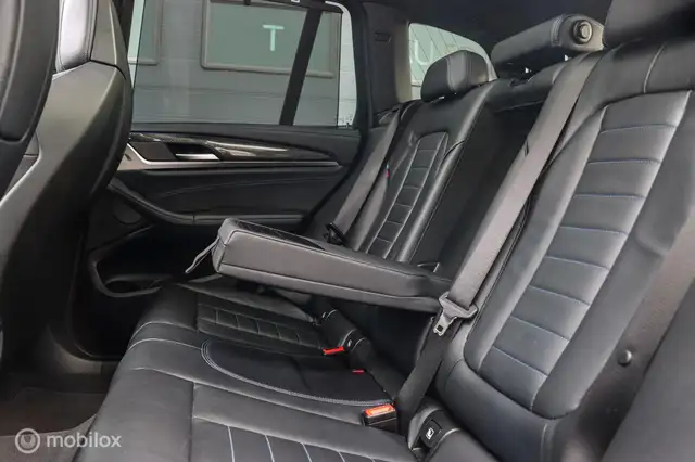 BMW X3 view 7